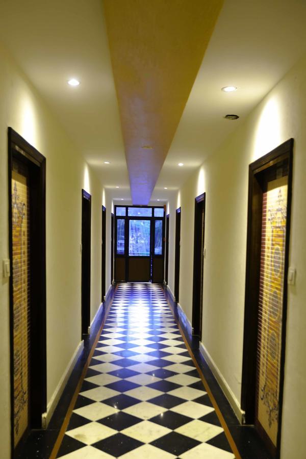 Hotel Kings Regency Drang Exterior photo